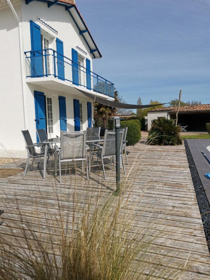 Maison De Campagne Proche Des Plages Saint-Romain-de-Benet Exterior foto